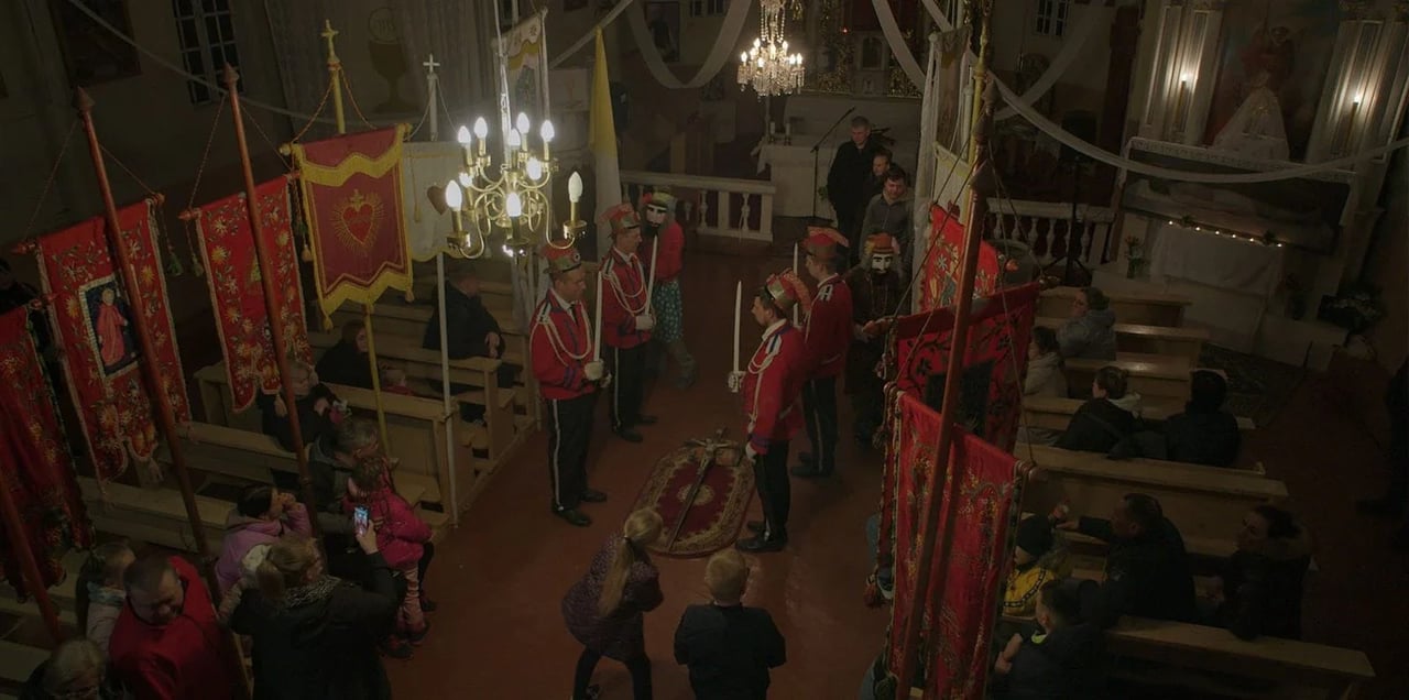 Sacrum ir profanum Pievėnuose