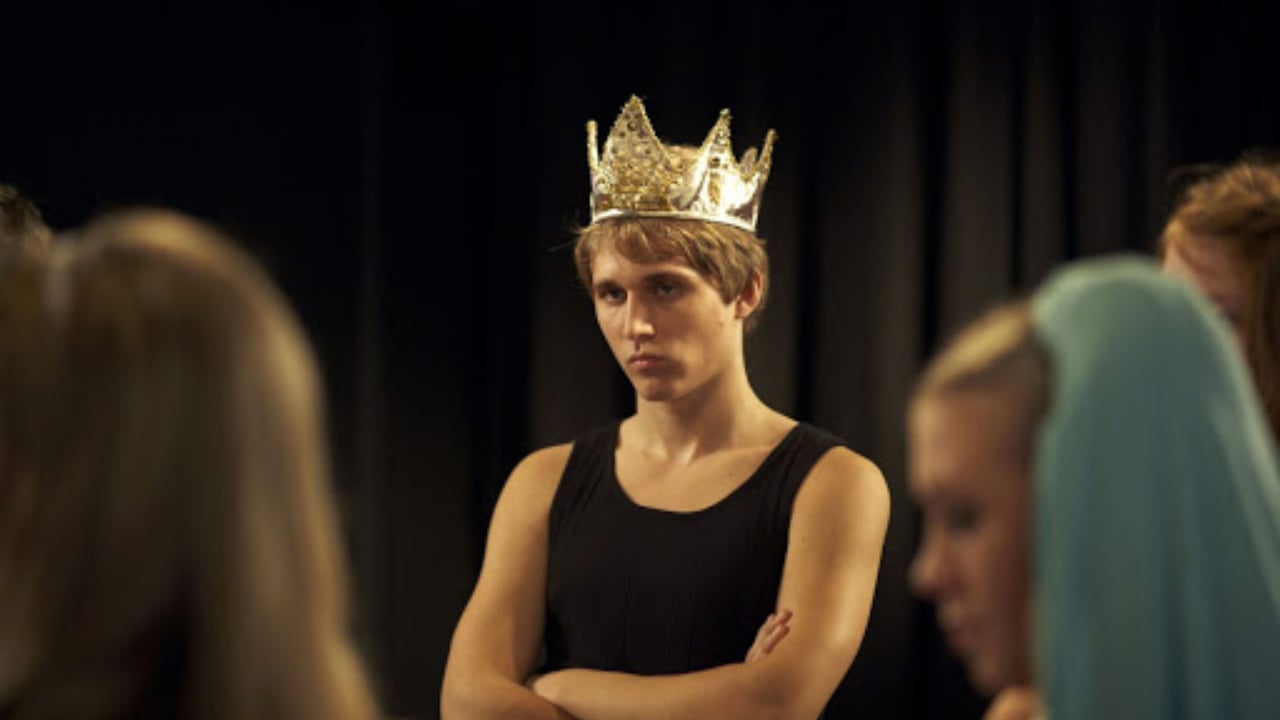 Staring Maja